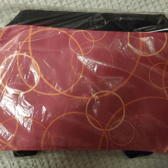 Susan G. komen Handbags - Rare Susan G. Komen lunch tote.